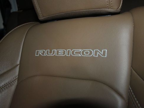 Used 2021 Jeep Gladiator Rubicon w/ LED Lighting Group AWD/4WD image 20