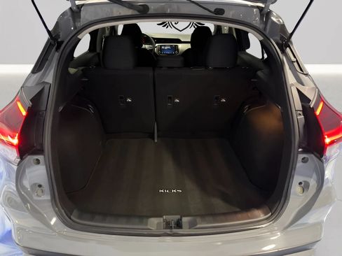 Used 2022 Nissan Kicks SV w/ Interior Electronics Package FWD image 18