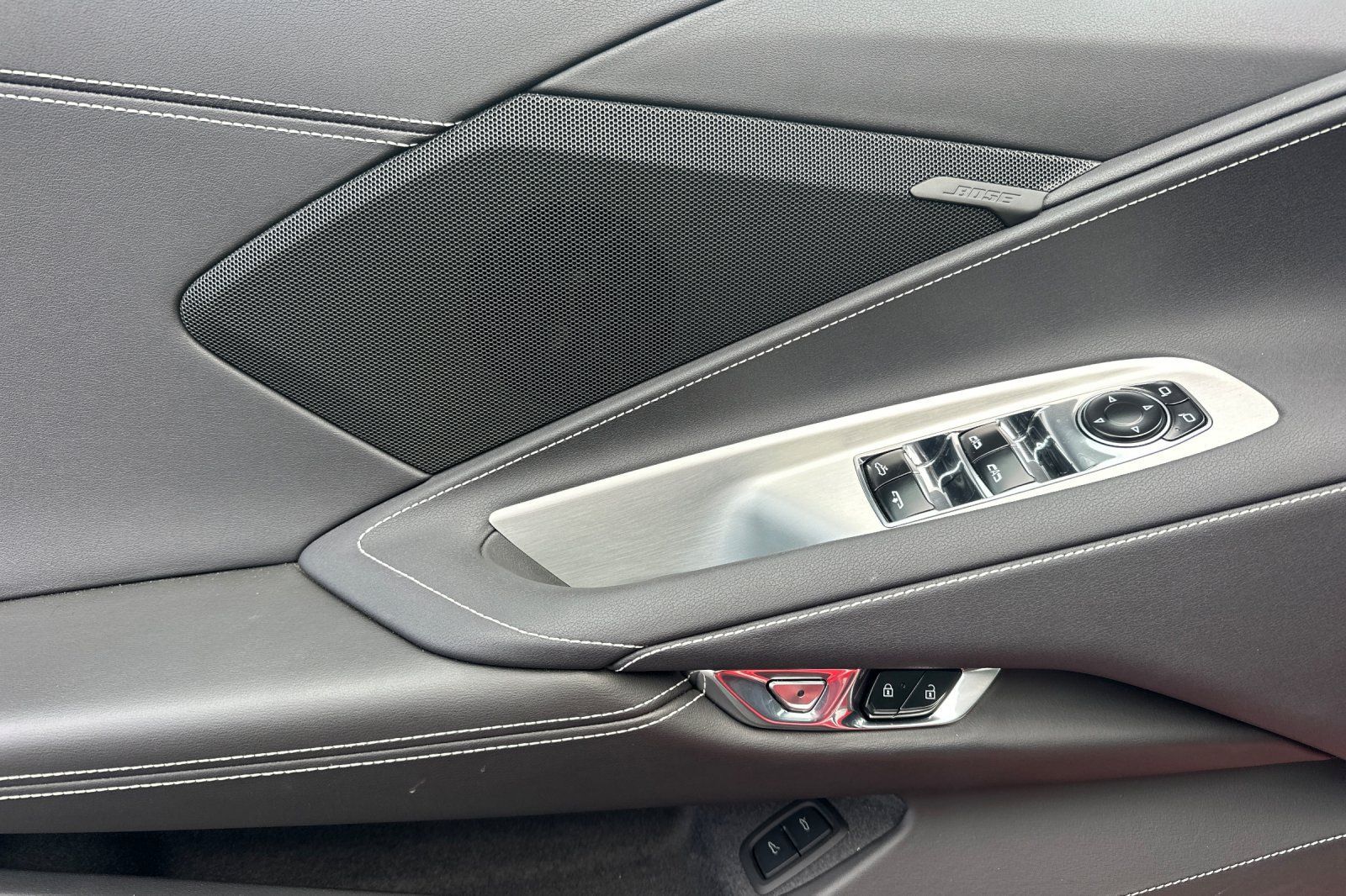 Used 2025 Chevrolet Corvette Stingray Convertible w/ Z51 Performance Package RWD image 11