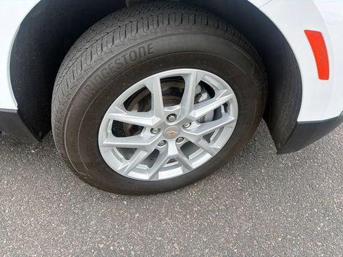 Used 2024 Chevrolet Equinox LT w/ LPO, Floor Liner Package AWD/4WD image 9
