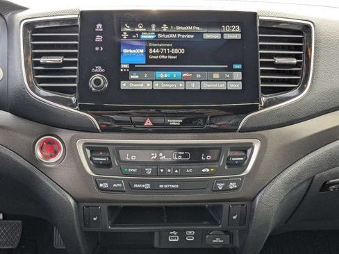 Used 2025 Honda Passport TrailSport image 18