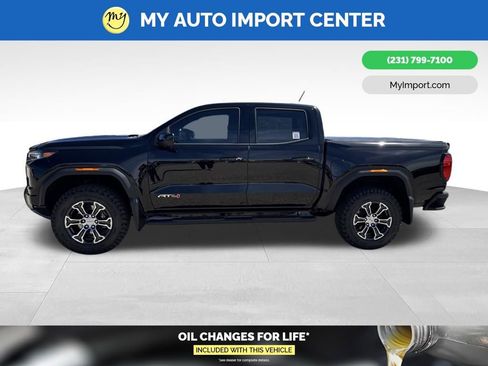 Used 2025 GMC Canyon AT4 w/ AT4 Premium Package AWD/4WD image 4