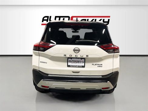 Used 2023 Nissan Rogue Platinum w/ Platinum Premium Package image 6