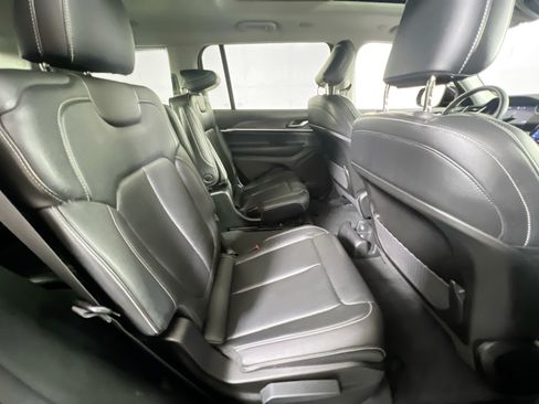 Used 2023 Jeep Grand Cherokee L Limited AWD/4WD image 29