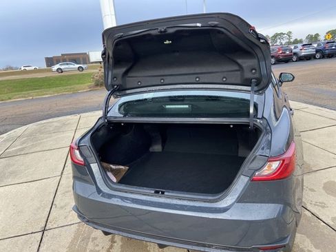 Used 2025 Toyota Camry SE image 25