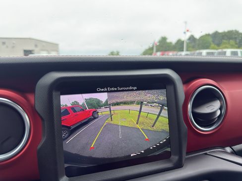 Used 2019 Jeep Wrangler Unlimited Rubicon AWD/4WD image 17