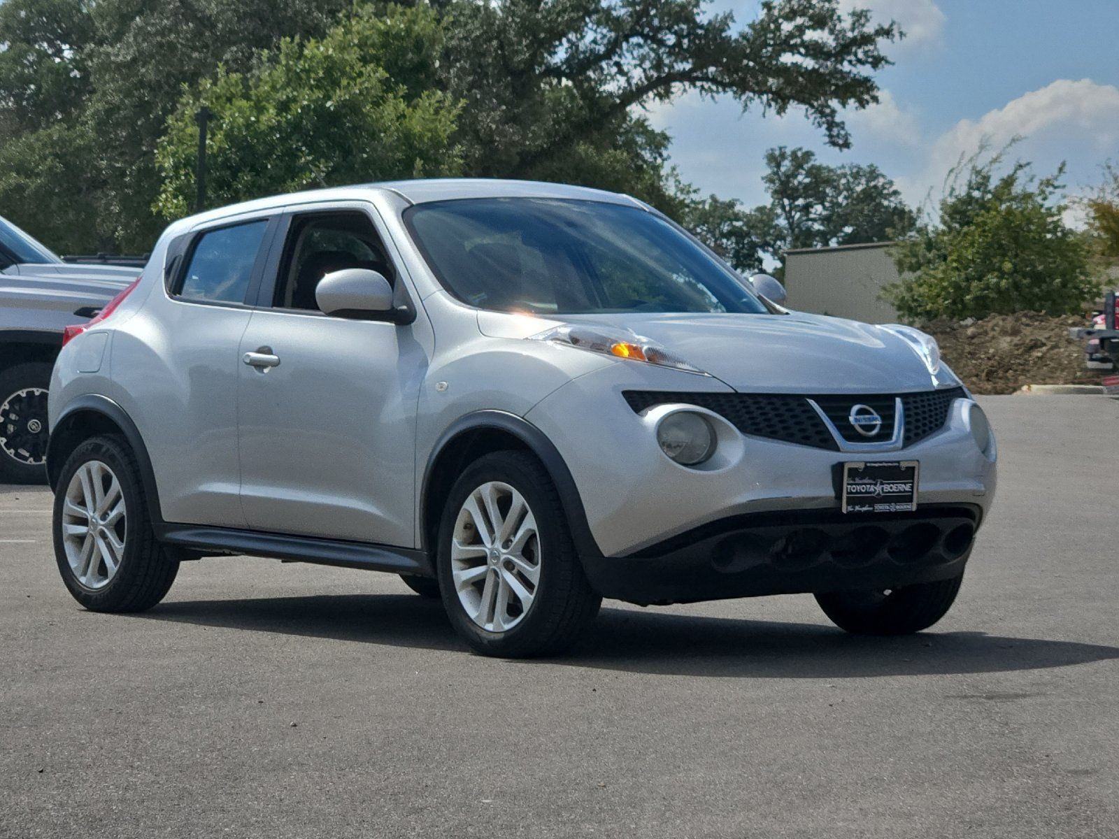 Used 2014 Nissan Juke S FWD image 7