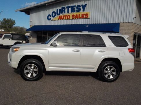 Used 2013 Toyota 4Runner SR5 image 3