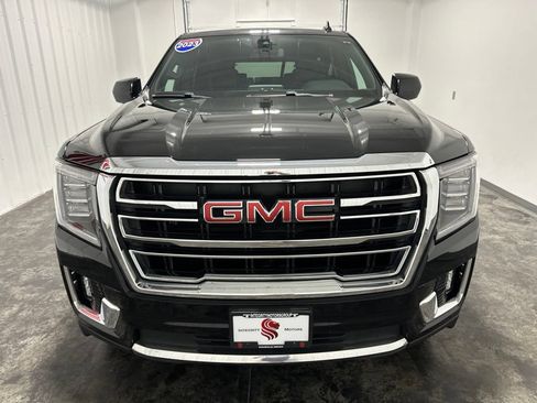 Used 2023 GMC Yukon SLT AWD/4WD image 2