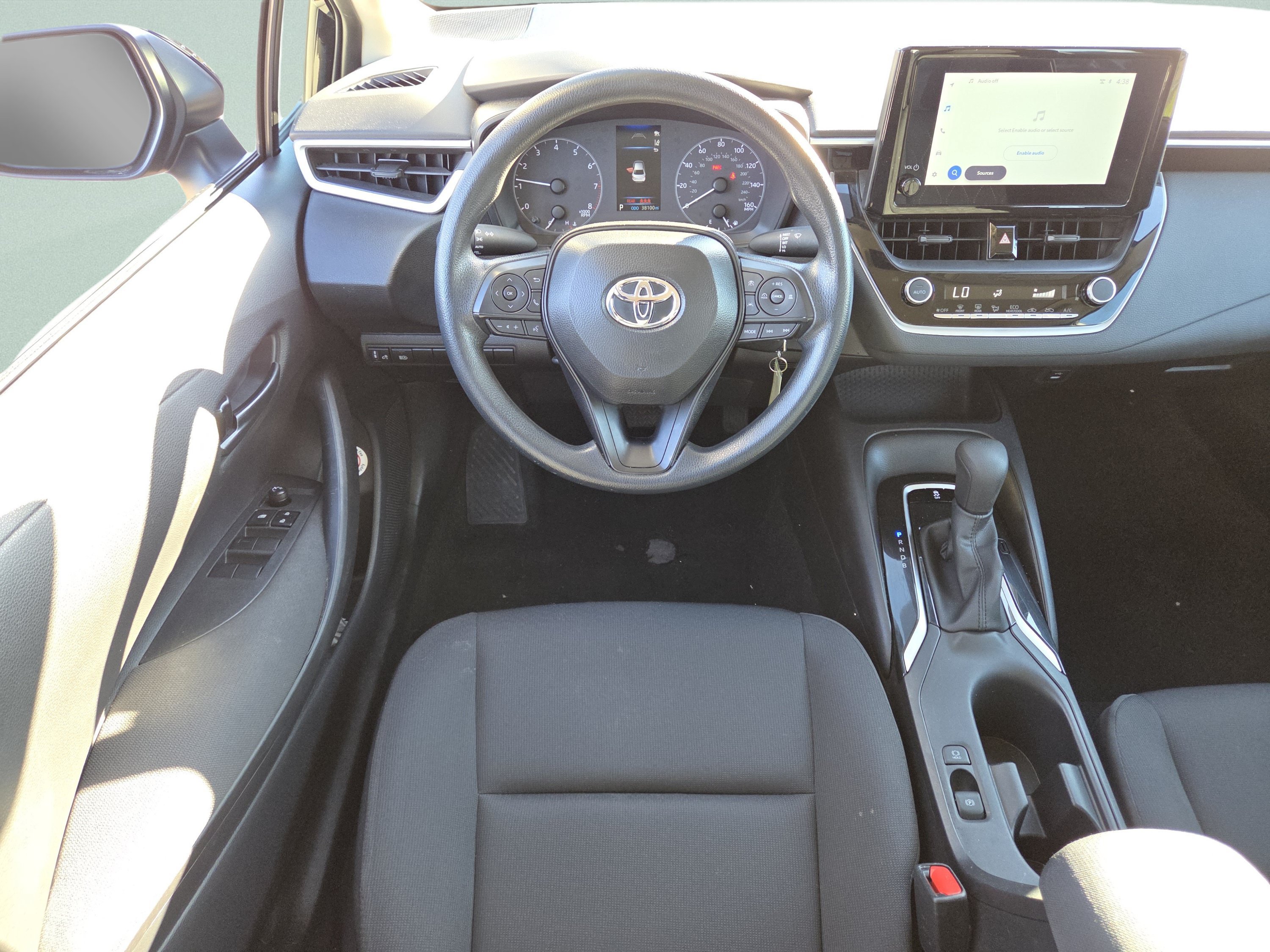 Used 2025 Toyota Corolla LE FWD image 4