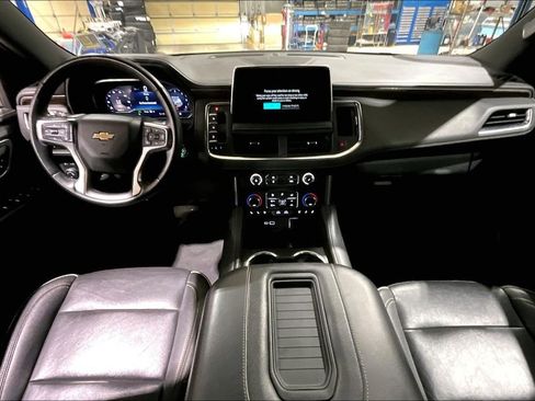 Used 2023 Chevrolet Suburban Premier image 14