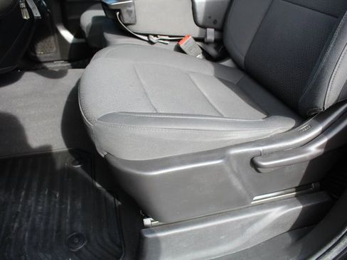 Used 2022 Chevrolet Silverado 2500 Custom w/ Custom Value Package image 28