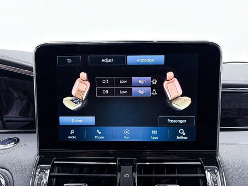 Used 2021 Lincoln Navigator Reserve w/ Luxury Package image 9