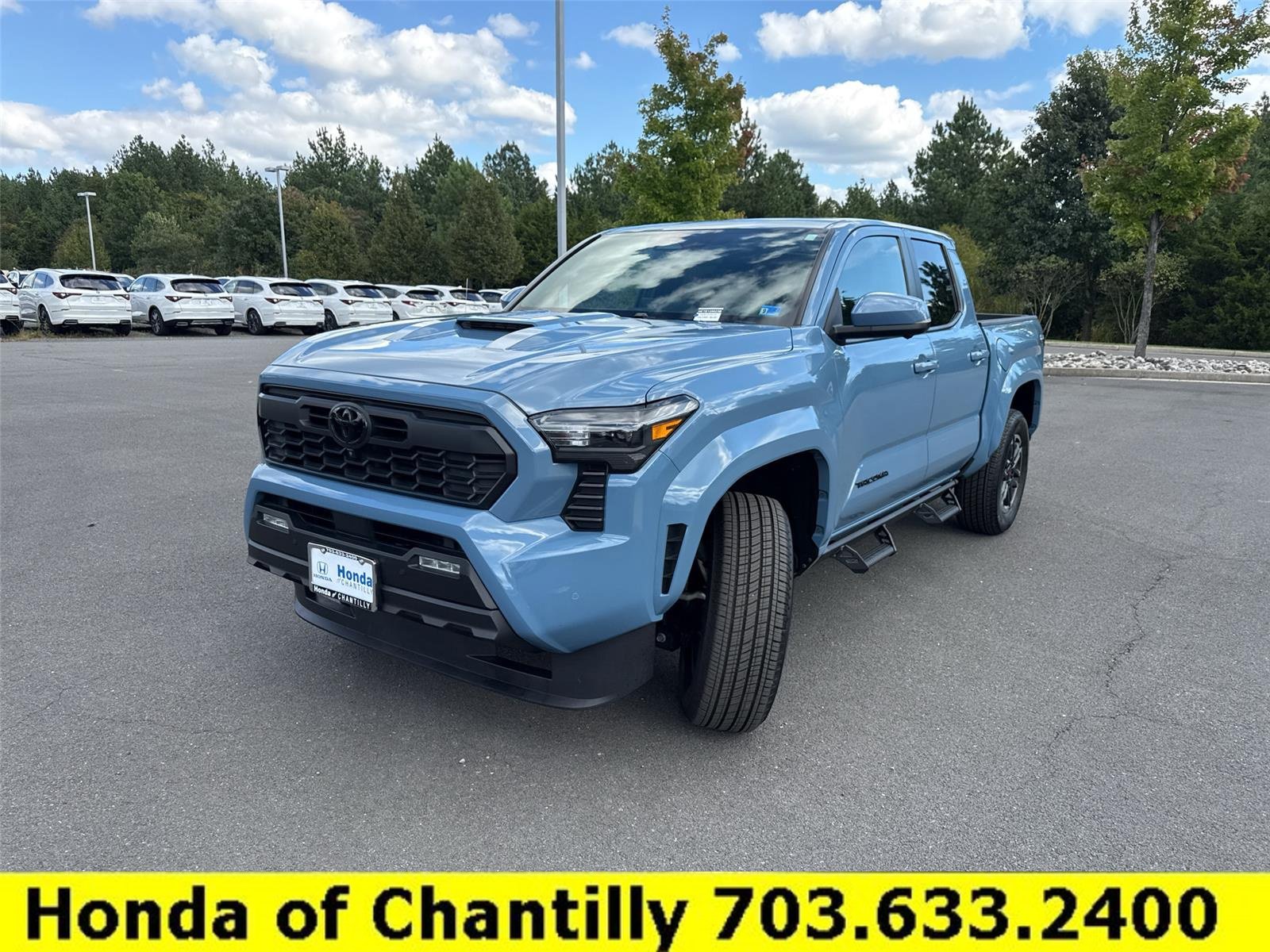 Used 2026 Toyota Tacoma TRD Sport w/ TRD Sport Premium Package AWD/4WD image 3