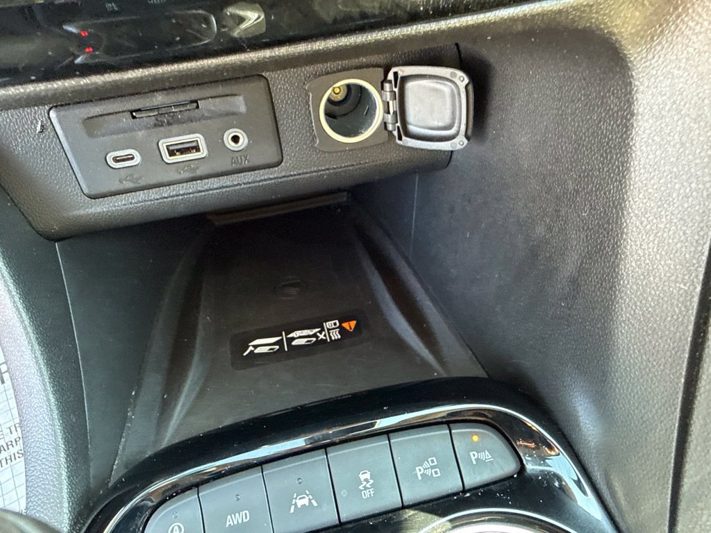 Used 2020 Buick Encore GX Essence w/ Experience Buick Package AWD/4WD image 33