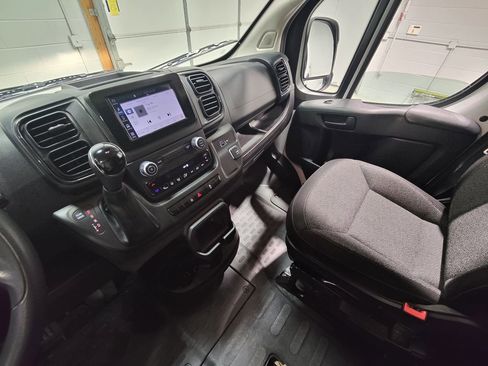 Used 2024 RAM ProMaster 2500 w/ Convenience Group FWD image 28