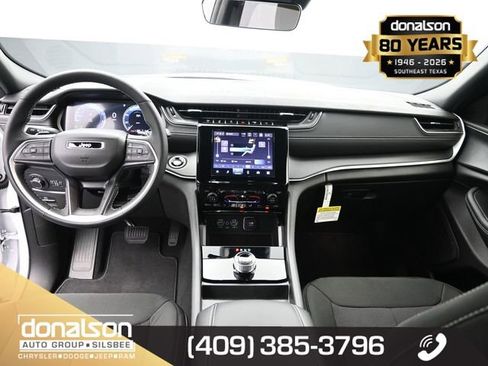 New 2025 Jeep Grand Cherokee Laredo w/ Luxury Tech Group I image 12