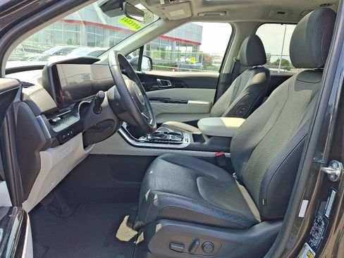 Used 2024 Kia Carnival SX Prestige FWD image 14
