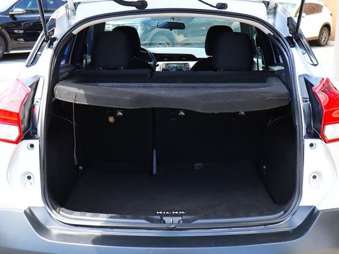 Used 2018 Nissan Kicks SV FWD image 23