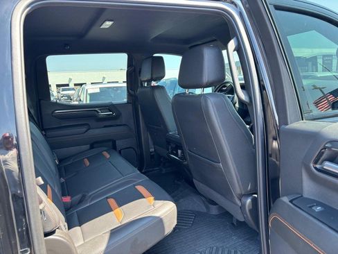 Used 2023 GMC Sierra 1500 AT4 w/ AT4 Preferred Package AWD/4WD image 13