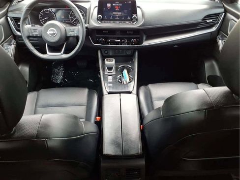 Used 2024 Nissan Rogue SV w/ SV Premium Package FWD image 10