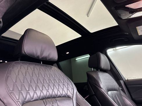 Certified 2025 BMW X7 M60i AWD/4WD image 25