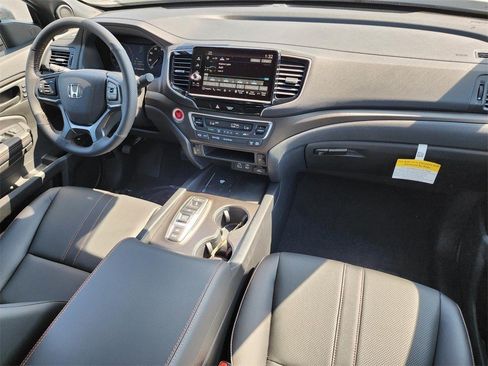 Used 2025 Honda Ridgeline TrailSport image 23