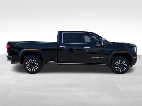 Used 2024 GMC Sierra 2500 Denali Ultimate AWD/4WD image 8