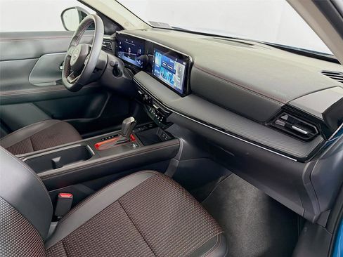 Used 2025 Nissan Kicks SR image 26