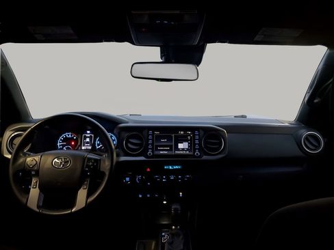 Used 2021 Toyota Tacoma TRD Sport w/ Technology Package image 23