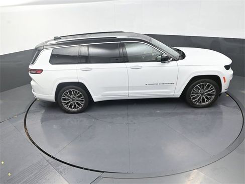 Used 2023 Jeep Grand Cherokee L Summit image 16