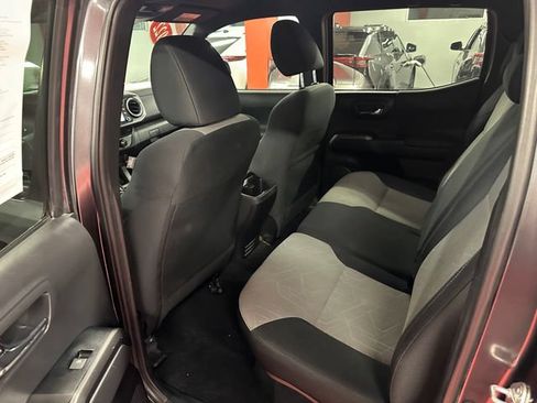 Used 2022 Toyota Tacoma TRD Sport AWD/4WD image 13