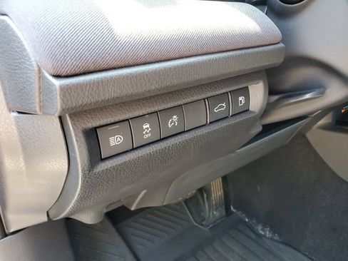 Used 2025 Toyota Camry LE w/ Convenience Package FWD image 18
