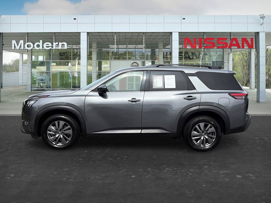 Certified 2025 Nissan Pathfinder SV FWD image 2
