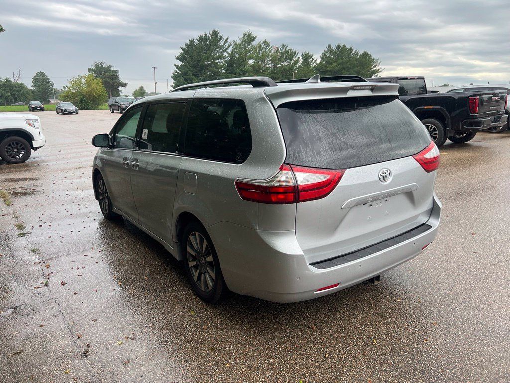 Used 2020 Toyota Sienna XLE AWD/4WD image 6