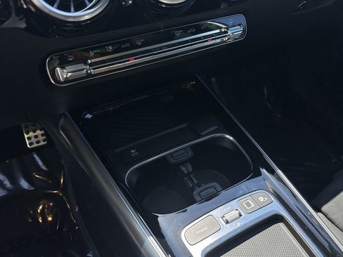 Certified 2025 Mercedes-Benz GLA 250 image 32