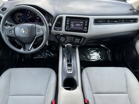Used 2019 Honda HR-V LX image 13