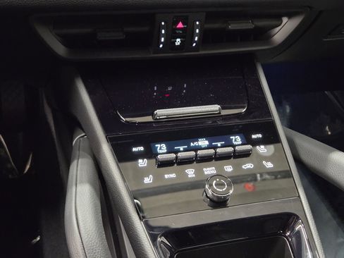 New 2026 Porsche Cayenne Coupe AWD/4WD image 22