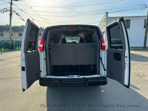 Used 2022 Chevrolet Express 3500 LS RWD image 26
