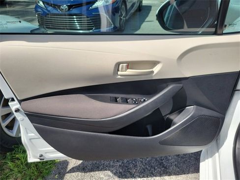 Used 2023 Toyota Corolla LE image 11