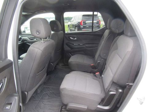 Used 2022 Chevrolet Traverse LT w/ LPO, Floor Liner Package AWD/4WD image 15
