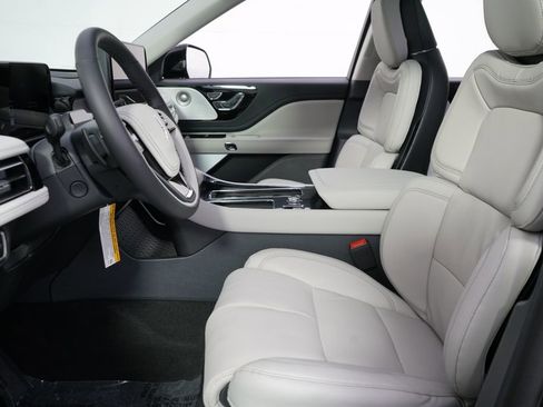 New 2026 Lincoln Aviator Reserve AWD/4WD image 13