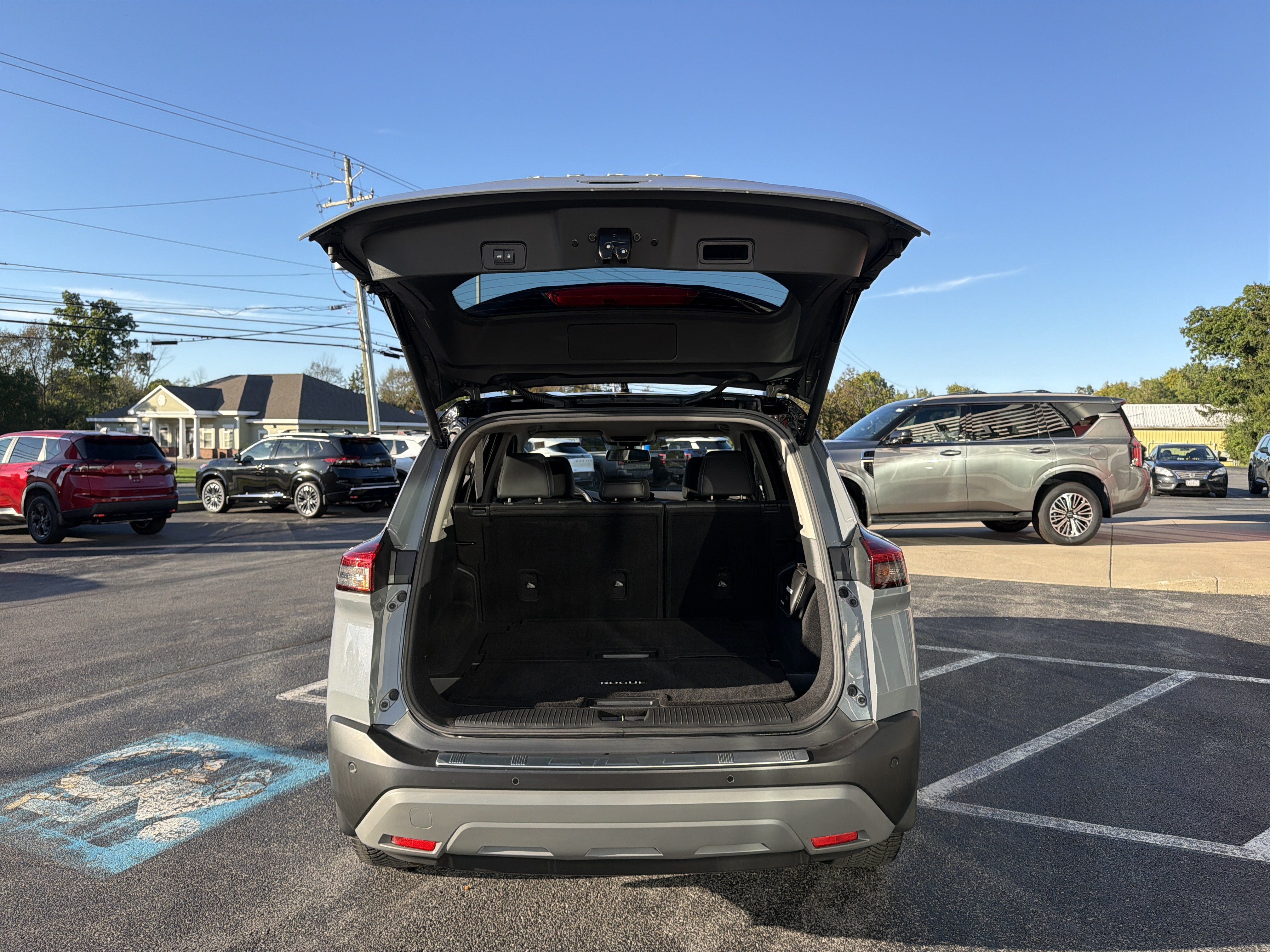 Used 2021 Nissan Rogue SL w/ Premium Package AWD/4WD image 8