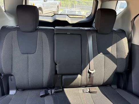 Used 2017 Chevrolet Equinox LT w/ Convenience Package FWD image 9