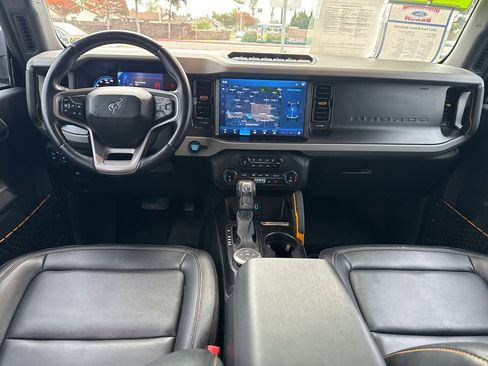 Used 2022 Ford Bronco Badlands image 10