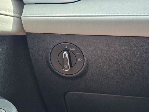New 2026 Volkswagen Taos SE AWD/4WD image 26