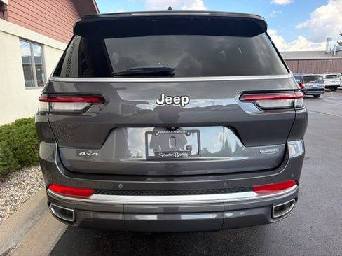 Used 2023 Jeep Grand Cherokee L Summit w/ Luxury Tech Group V AWD/4WD image 10