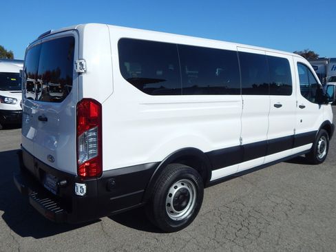 Used 2018 Ford Transit 350 XL image 4