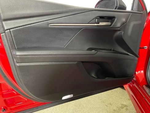 Certified 2025 Toyota Camry Hybrid image 17