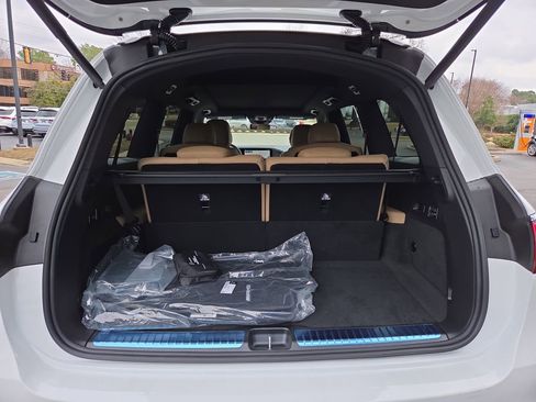 New 2026 Mercedes-Benz GLS 450 4MATIC image 17